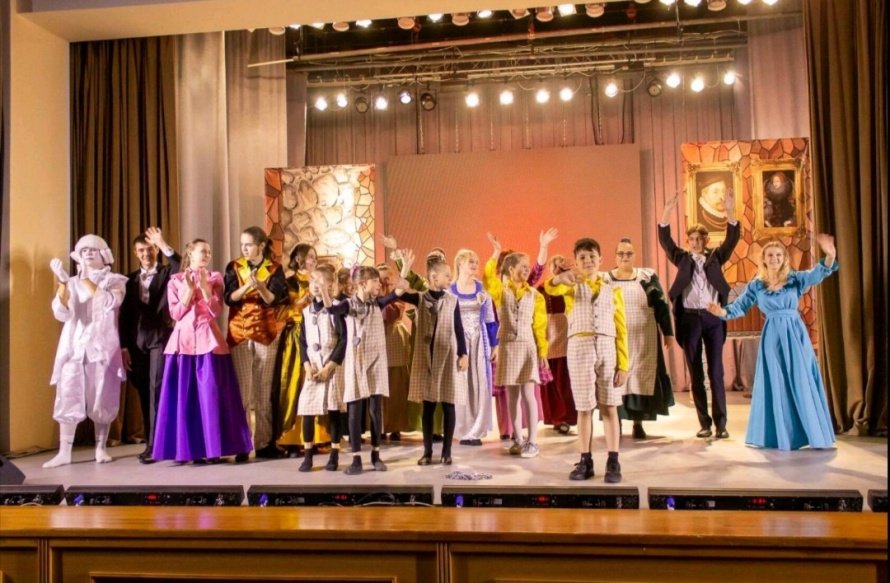 Об участии коллектива МБУДО «РЦВР» «Голос» в театральном фестивале «Всероссийская детско-юношеская премия "Золотая рыбка»